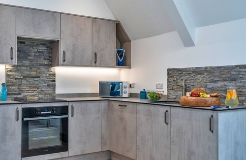 Newquay Ski Chalet | Lobster House