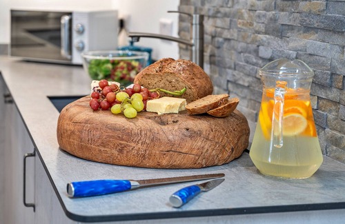 Newquay Ski Chalet | Lobster House