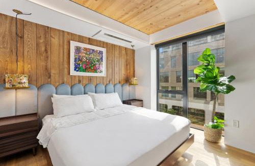 East Cesar Chavez Apartment | Locale East Austin