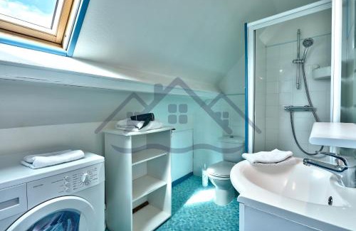 Treffiagat Apartment | LocaLise - C02 - Vue mer - Balcon - Plage juste à côté - Centre et port à pied - Wifi inclus - Draps inclus - Animaux bienvenus