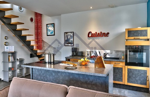 Finistere House | Localise - La Maison Bleue Avec Extérieur Entièrement Clos