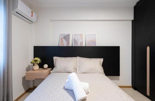 Centro Apartment | Localização Central! A 450 metros da Vila Germânica Loft com Piscina, Ar-Condicionado, Wi-Fi, Cozinha completa, Garagem Privativa, Espaço Zen, Academia, Sauna, e Mercadinho 24h
