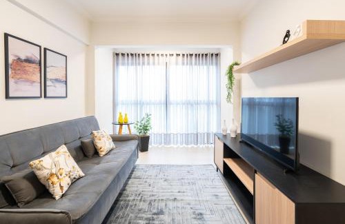 Centro Apartment | Localização Central! A 450 metros da Vila Germânica Loft com Piscina, Ar-Condicionado, Wi-Fi, Cozinha completa, Garagem Privativa, Espaço Zen, Academia, Sauna, e Mercadinho 24h