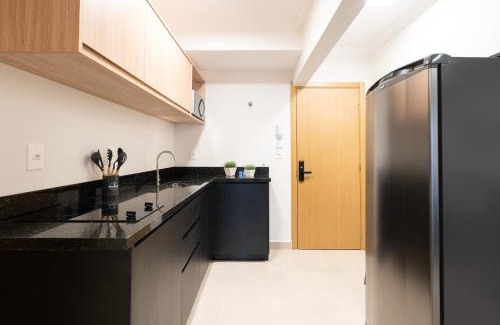 Centro Apartment | Localização Central! A 450 metros da Vila Germânica Loft com Piscina, Ar-Condicionado, Wi-Fi, Cozinha completa, Garagem Privativa, Espaço Zen, Academia, Sauna, e Mercadinho 24h