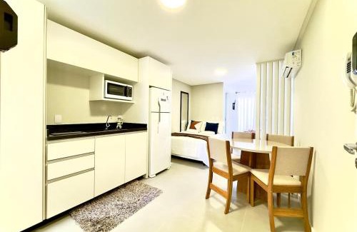 Velha Apartment | Localização Central! A 500 metros da Vila Germânica, Ar-Condicionado, Wi-Fi, Cozinha completa, Garagem Privativa Reserve agora