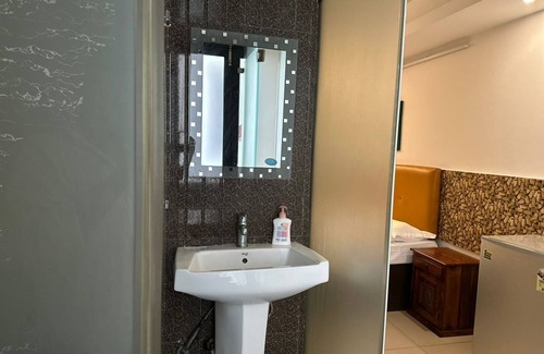 Hauz Khas Village Bed & Breakfast | Locals Stay Hauz Khas