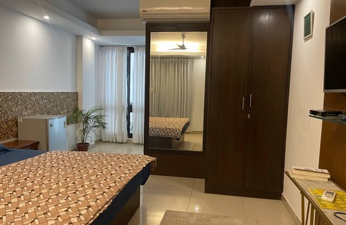 Hauz Khas Village Bed & Breakfast | Locals Stay Hauz Khas