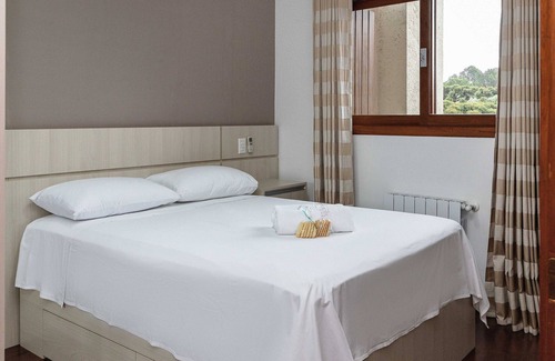 Tres Pinheiros Apartment | Locar-in Gramado Bosque das Azaléias