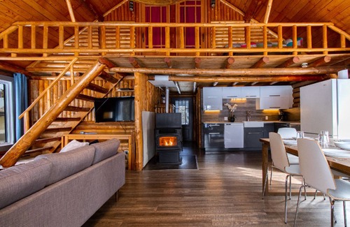 Saint-Leonard-de-Portneuf Ski Chalet | Located 50 minutes from Quebec City, the 4th Road Cottage is bordered by the Ro