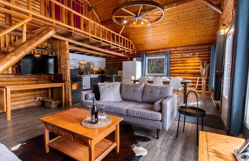 Saint-Leonard-de-Portneuf Ski Chalet | Located 50 minutes from Quebec City, the 4th Road Cottage is bordered by the Ro
