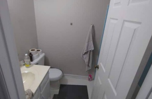 Charlotte Condo | Located across shopping center, close to downtownnwith bathroom n