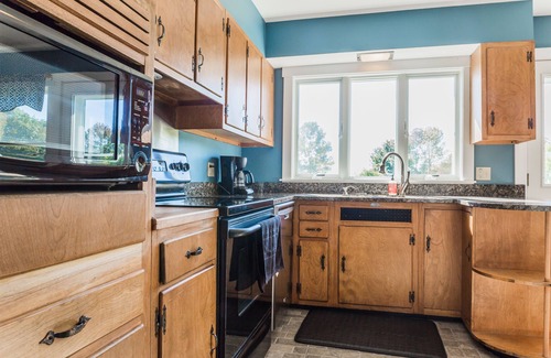 Glen Cove House | Located Directly On Rockland Harbor
