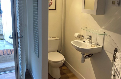Varen Bed & Breakfast | Located in a historic village, this room is ideal for seeing the region.