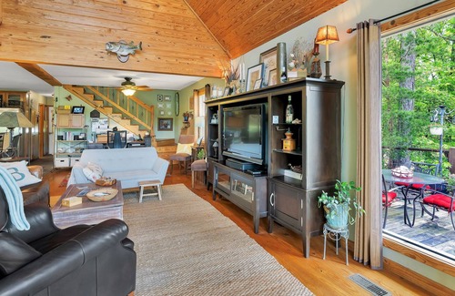 Arley House | Located in Arley! Great location with yearround water, boat slip