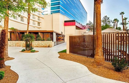 Las Vegas Apartment | Located in Las Vegas, 1.2 mi from Las Vegas Strip, Virgin Hotels Las Vegas .
