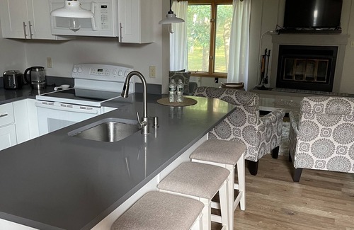 East Stroudsburg House | Located in safe private community with free parking and beautiful mountain view