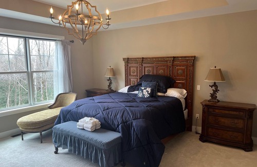 South Burlington House | Located in the quaint town of Shelburne. Newly built and absolutely immaculate