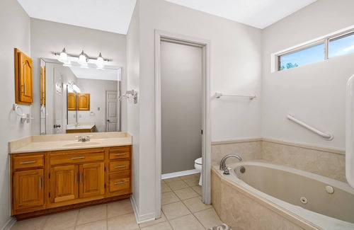 Fairhope House | Located on Golf Course - Entire 3 Bed House with Screened in Patio