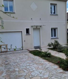 Sainte-Genevieve-des-Bois Villa | Location Cosy Paris - villa Emeraude