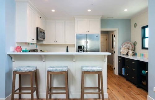 Ventura Cottage | Location and Luxury with a Hot Tub Mid-Town Ventura