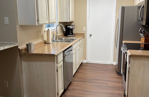 Whitemarsh Island House | LOCATION! Between Downtown Savannah & Tybee