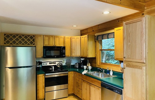 Banner Elk Cabin | Location! Cozy & Squeaky Clean! Book Fall&Winter at Banner Elk's Favorite Cabin!