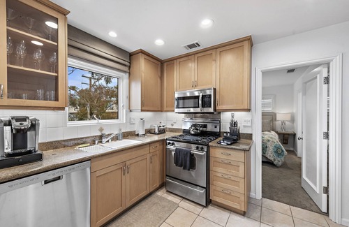 Laguna Beach Villa | Location direct beach access stroll to main beach swim kayak+