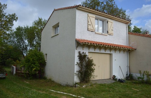 Saint-Romain-de-Benet Apartment | Location Saisonnière Proche Plage de Royan