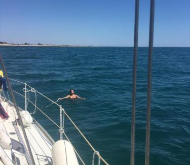 Le Grau-Du-Roi Boat Rental | Location insolite en voilier, navigation, coucher de soleil, et baignades en mer