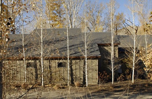 Hailey House | Location is Everything! Spacious, Cozy ~ Hot Tub w/ Private Stream