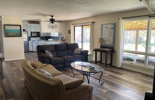 Hartwell House | LOCATION! Lakefront House with Dock near Hartwell Marina/Downtown Kayaks/Firepit