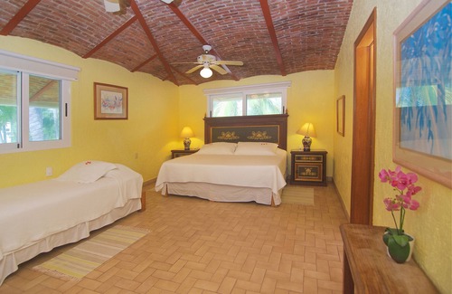 Manzanillo House | Location, location.......4 Bedroom right on beautiful sandy beach