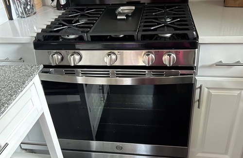 Southend Condo | LOCATION LOCATION COVE Quiet/Private/Garden Oasis/Water SUNSETS we got a spot!