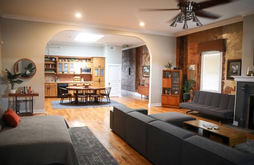 New Iberia Apartment | LOCATION! LOCATION! LOCATION !Downtown Main Street New Iberia.