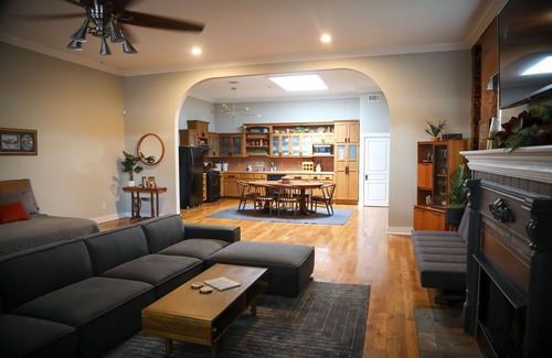 New Iberia Apartment | LOCATION! LOCATION! LOCATION !Downtown Main Street New Iberia.