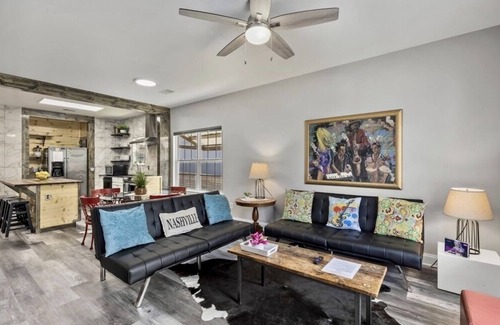 Buena Vista House | Location, location, location! Close to the action & plenty of space!