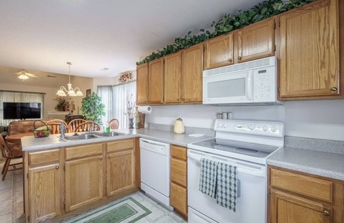 Pigeon Forge Ski Chalet | Location, Location, Location! Great for Family & Friend Gatherings