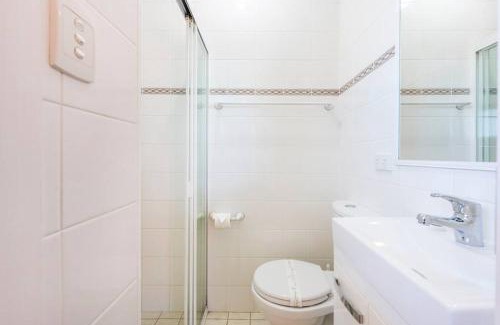 Yamba House | Location+ Ocean & headland views. Wifi, linen +