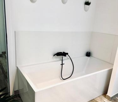 Pontaillac Apartment | Location Pontalliac de 200 m2 à 50m de la Plage
