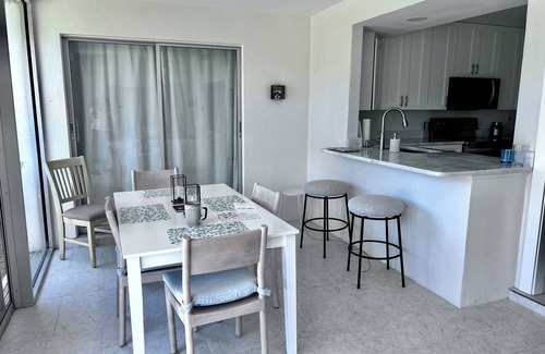 Chateaux Sur Mer House | Location & Privacy! House with Pool near Beach