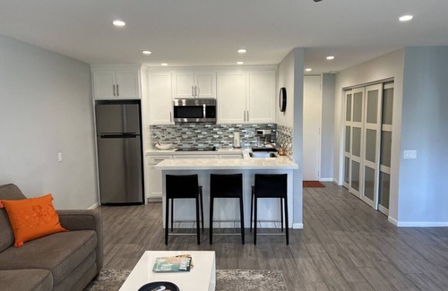 Palm Desert Apartment | Location! Renovated Studio in Shadow Mountain Resort & Club, close to El Paseo.
