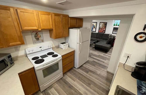 Saskatoon Downtown Apartment | Location! Walk to Broadway, U of S, Royal University Hospital & Downtown.