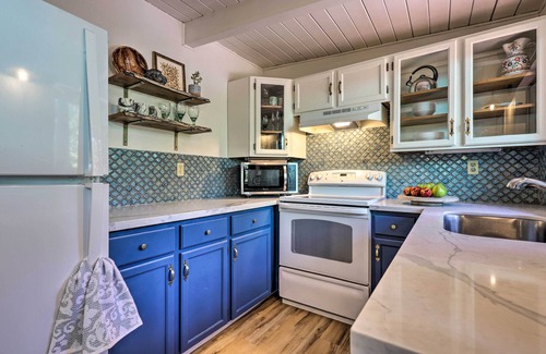 Middletown Cabin | Loch Lomond Cabin w/Hot Tub, Near Wineries!