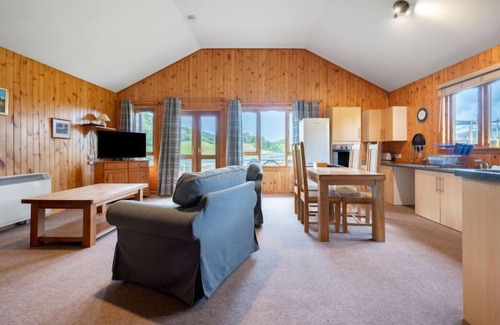 Glen Urquhart House | Loch Meilke 2 Bed by Interhome