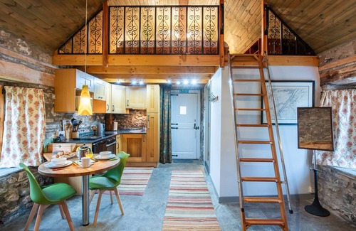Invermoriston House | Loch Ness Romantic Hideaway by Interhome