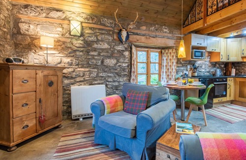 Invermoriston House | Loch Ness Romantic Hideaway by Interhome