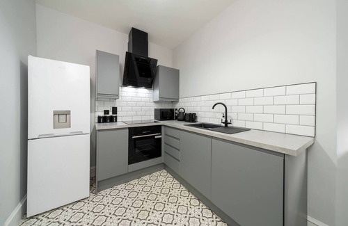 Montrose Apartment | Lochside, Apartment B - Great for Corporate Stays