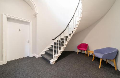 Montrose Apartment | Lochside Apartments, Apt B