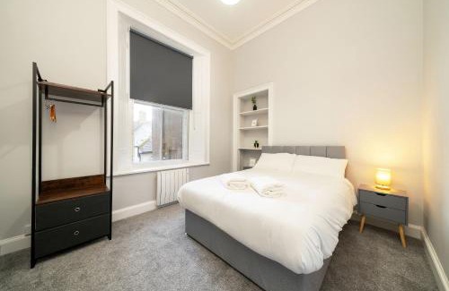Montrose Apartment | Lochside Apartments, Apt B