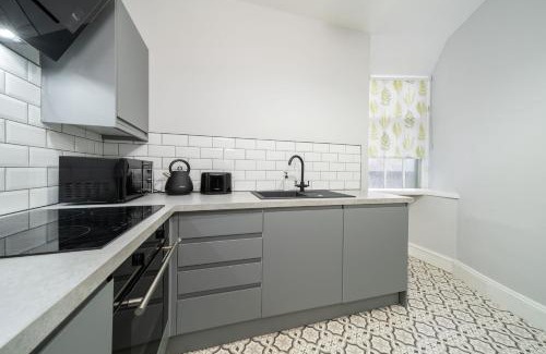 Montrose Apartment | Lochside Apartments, Apt B
